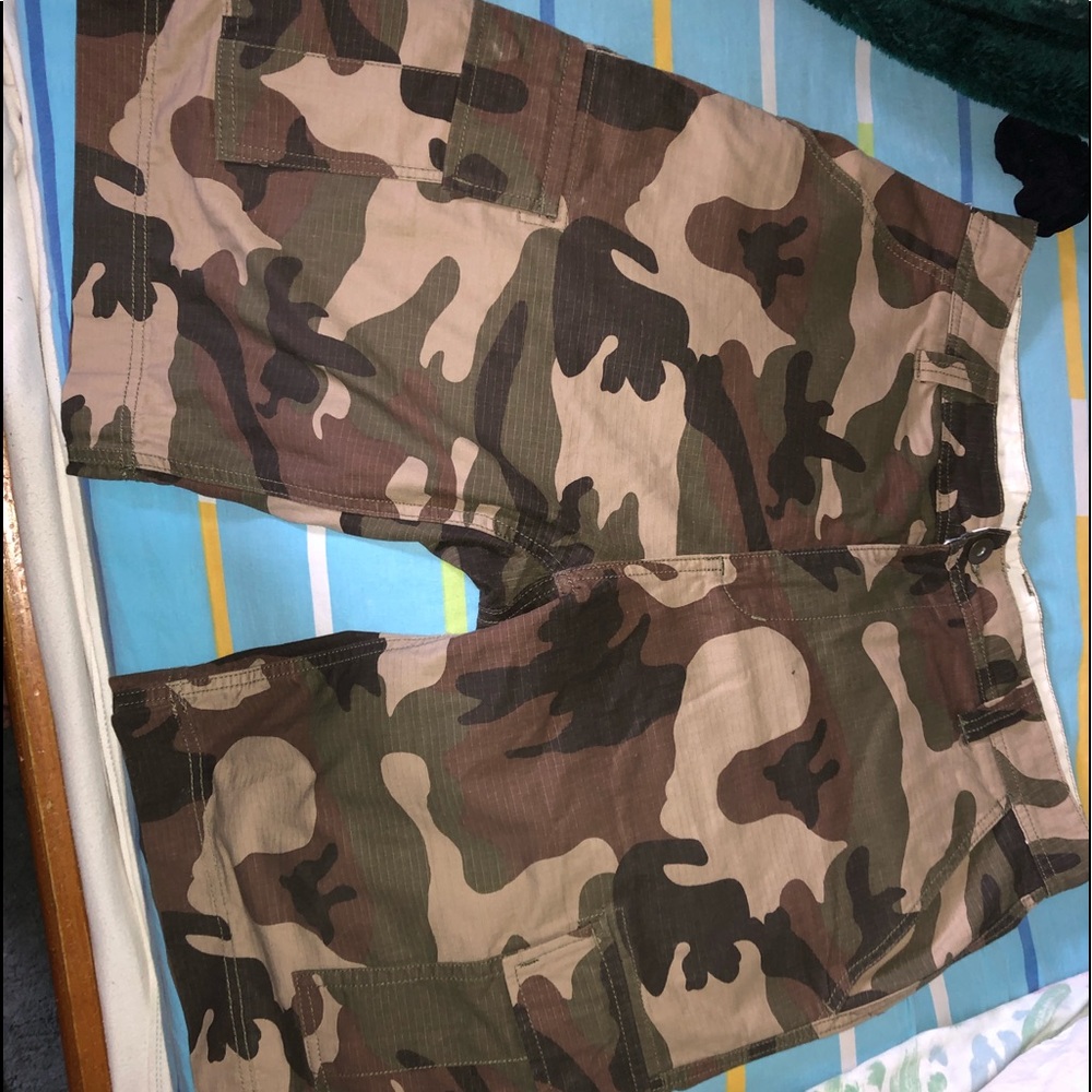 Camo cargo shorts